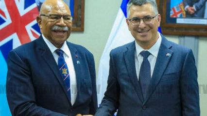 İsrail Fiji'de b&uuml;y&uuml;kle&ccedil;ilik a&ccedil;tı