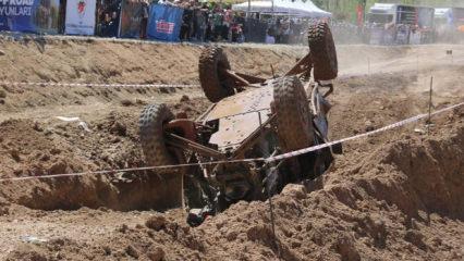 Adrenalinin zirve yaptığı festivalde korku dolu anlar! Ara&ccedil; takla attı