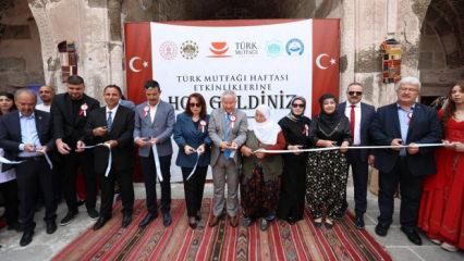 Aksaray'da T&uuml;rk Mutfağı Haftası coşkusu: 'Bir Sofrada Miras' etkinliği yapıldı 