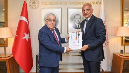 Bakan Ersoy, Rusya B&uuml;y&uuml;kel&ccedil;isi Verşinin&rsquo;i kabul etti