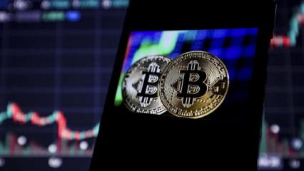 Bitcoin'de 4 ayın en sert g&uuml;nl&uuml;k d&uuml;ş&uuml;ş&uuml;! Saatler i&ccedil;inde milyonlar buhar oldu