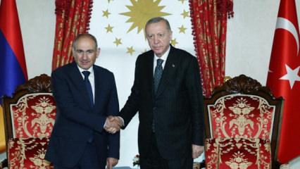 Cumhurbaşkanı Erdoğan Paşinyan ile g&ouml;r&uuml;şt&uuml;