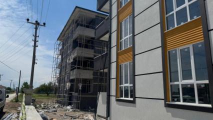Elektrik akımına kapılan iş&ccedil;i, 4'&uuml;nc&uuml; kattan d&uuml;şt&uuml;