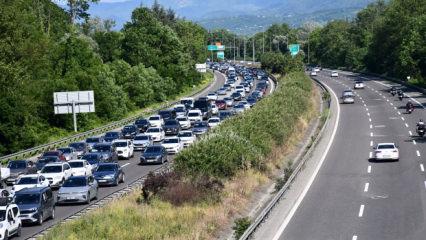 Memleketinden d&ouml;nenler trafiği tıkadı! İşte İstanbul'da en &ccedil;ok hemşehrisi bulunan iller