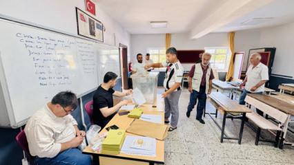 Narin G&uuml;ran'ın k&ouml;y&uuml; sandık başına gitti!