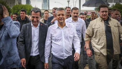 &Ouml;zg&uuml;r &Ouml;zel şikayetlere doymuyor: Bu kez &uuml;lkesini Amerikalılara şikayet etti!