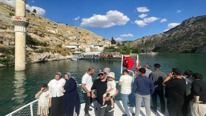 Şanlıurfa&rsquo;da bayramda insan seli oluştu: Turizmcilerin beklentileri y&uuml;kseldi