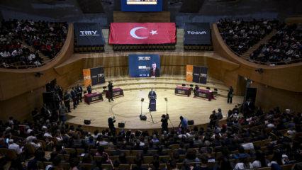 Bakan &Ccedil;ift&ccedil;i T&Uuml;GVA programına katıldı: 'Kud&uuml;s'&uuml;n &ouml;zg&uuml;rl&uuml;k davasını kalbimizde taşıyacağız'