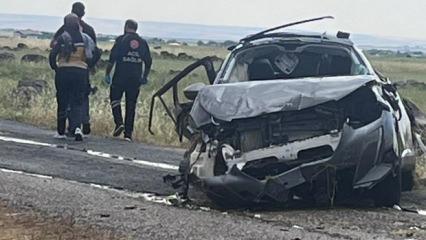 Diyarbakır'da nişan d&ouml;n&uuml;ş&uuml; feci kaza: 159 kilometre hızla &ouml;l&uuml;me gittiler