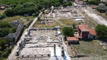 Muğla&rsquo;daki Gladyat&ouml;rler Kenti&rsquo;nde dikkat &ccedil;eken T&uuml;rk detayı