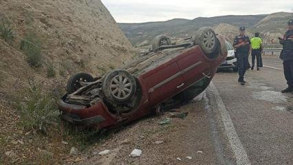 Sivas&rsquo;ta otomobil takla attı: 2&rsquo;si ağır 3 kişi yaralandı