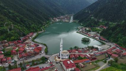 Trabzon&rsquo;un &uuml;nl&uuml; turizm merkezine ilgi yoğun! Uzung&ouml;l&rsquo;de yeni sezon hareketliliği