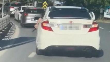 Trafikte silah g&ouml;steren ş&uuml;pheli yakalandı! Silah oyuncak &ccedil;ıktı