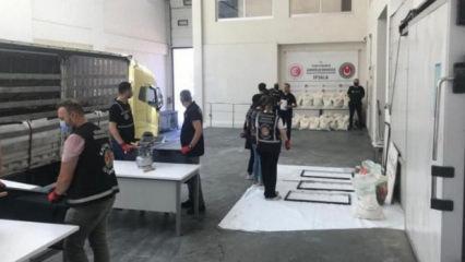 Uyuşturucu tacirlerine darbe: Sınır kapısında 1,5 ton uyuşturucu ele ge&ccedil;irildi