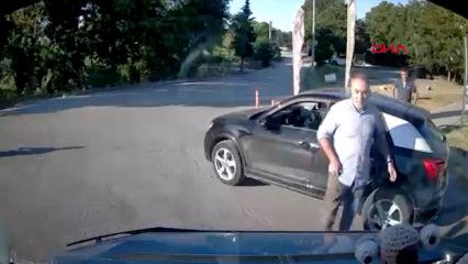 Savcı ile minib&uuml;s şof&ouml;r&uuml;n&uuml;n trafikteki tartışması kamerada