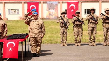 Evladının sorusu y&uuml;reğine battı! Komando Tugayı'nda yemin etti