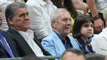 Serdal Adalı ve Aziz Yıldırım derbiyi birlikte izledi