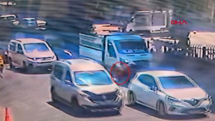Adana'da feci kaza: D&ouml;rt yaşındaki &ccedil;ocuk iki aracın altında can verdi