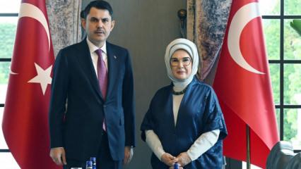 Emine Erdoğan, Bakan Kurum ile g&ouml;r&uuml;şt&uuml;