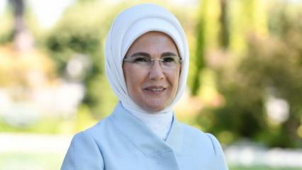 Emine Erdoğan, İzmit K&ouml;rfezi'ndeki temizlik &ccedil;alışmalarında emeği ge&ccedil;enleri tebrik etti