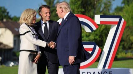 G7 Zirvesi'nde tokalaşma krizi: Trump Brigitte Macron'un elini bırakmadı