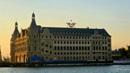Haydarpaşa'da iskeleler kalktı, tarihi cephe g&uuml;n y&uuml;z&uuml;ne &ccedil;ıktı!