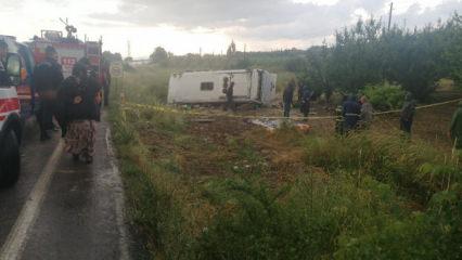 Isparta'da katliam gibi kaza: Tur minib&uuml;s&uuml; şarampole yuvarlandı