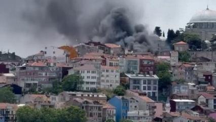 İstanbul'un bir&ccedil;ok noktasından g&ouml;r&uuml;len yangın! Ara&ccedil;lara sı&ccedil;radı