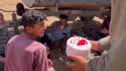 Kavurucu sıcak altında s&uuml;rpriz! Sevinci g&ouml;r&uuml;lmeye değer