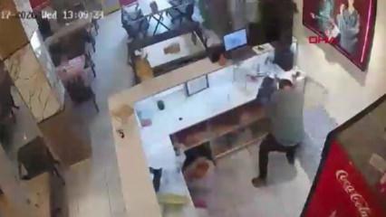 Hakkari'de bir kafede patlama: Bir anda her yer savaş alanına d&ouml;nd&uuml;!