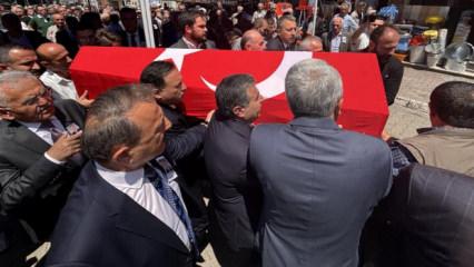 Kalp krizine yenik d&uuml;şen Vali Yardımcısı toprağa verildi