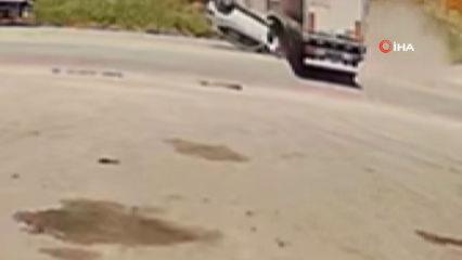 Kapıkule yolunda SUV ara&ccedil; ile tır &ccedil;arpıştı: 2'si ağır 3 yaralı