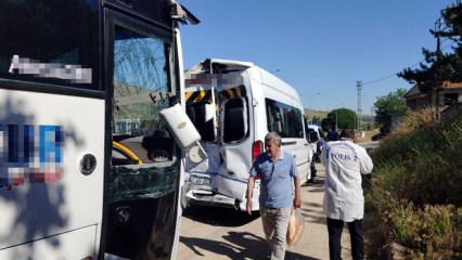 Kırşehir'de iş&ccedil;i servisleri &ccedil;arpıştı: 1'i ağır 17 yaralı