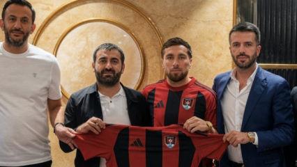 Orkun K&ouml;k&ccedil;&uuml;'n&uuml;n abisi 1. Lig ekibine imza attı