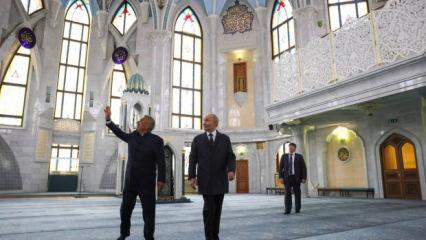 Putin'den Kazan'da cami ziyareti: İslam d&uuml;nyasına saygı duruşu &ccedil;ok konuşuldu