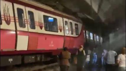 Sabiha G&ouml;k&ccedil;en Havalimanı metrosu raydan &ccedil;ıktı: 3 kişi hastaneye kaldırıldı