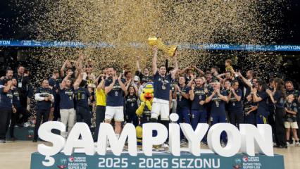 Şampiyon Fenerbah&ccedil;e Beko, kupasını aldı
