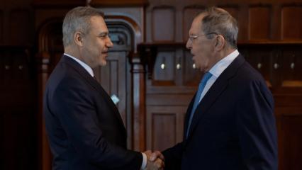 Son dakika: Bakan Fidan Moskova'dan seslendi! "D&uuml;nyaya nefes aldırdı: İmzalar atılmalı"