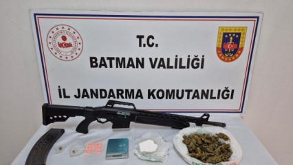 Batman&rsquo;da jandarmadan eş zamanlı uyuşturucu operasyonu!