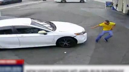 ABD'de dehşet anları: Bı&ccedil;ak zoruyla &ccedil;aldığı ara&ccedil;la 10 kişiyi ezdi