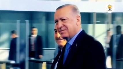 AK Parti'den &ccedil;eyrek asra &ouml;zel şarkı! İlk kez yayınlandı