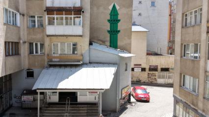 Cemaati şaşırtan minare! Sadece 3 santim kalınlığında, g&ouml;ren bir daha bakıyor