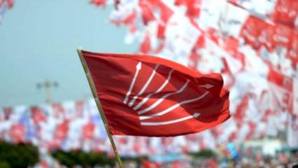 CHP'de i&ccedil; kavga b&uuml;y&uuml;yor! İl binasının duvarlarına yazılar yazıldı