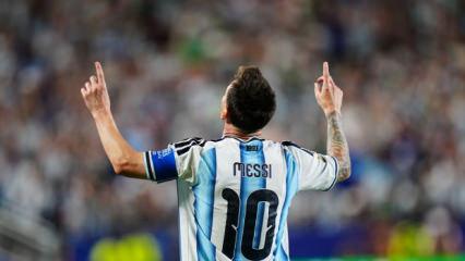 D&uuml;nya Kupası'nda yeni kral! Messi zirvenin tek sahibi oldu
