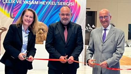 Erdemir, &ccedil;eliği sanatla buluşturan gen&ccedil; yetenekleri &ouml;d&uuml;llendirdi