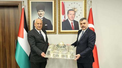 İ&ccedil;işleri Bakanlığı'nda g&ouml;r&uuml;şt&uuml;ler: Ziyad Hab El Rih'ten Bakan &Ccedil;ift&ccedil;i'ye manidar hediye