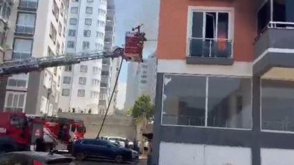 Kahramanmaraş'ta bina yangını: 3 kişi &ouml;ld&uuml;!