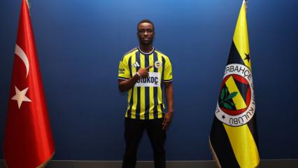 Son dakika: Fenerbah&ccedil;e Amara Diouf ile 5 yıllık s&ouml;zleşme imzaladı