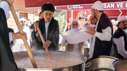 S&uuml;nb&uuml;l Efendi Tekkesi&rsquo;nde 13. kez aşure kazanları kaynadı 