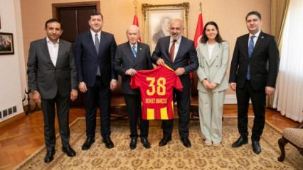 1. Lig ekibinden Devlet Bah&ccedil;eli'ye ziyaret